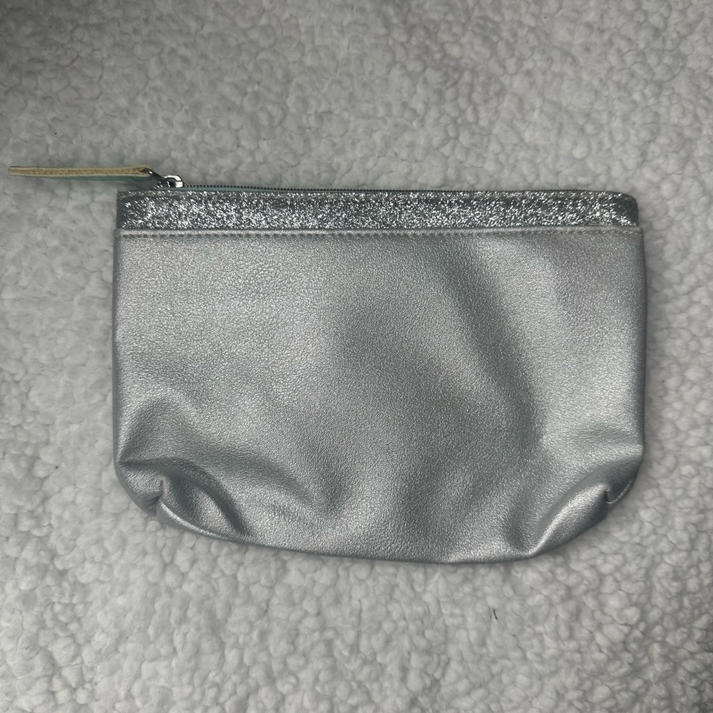 IPSY Bag — Silver